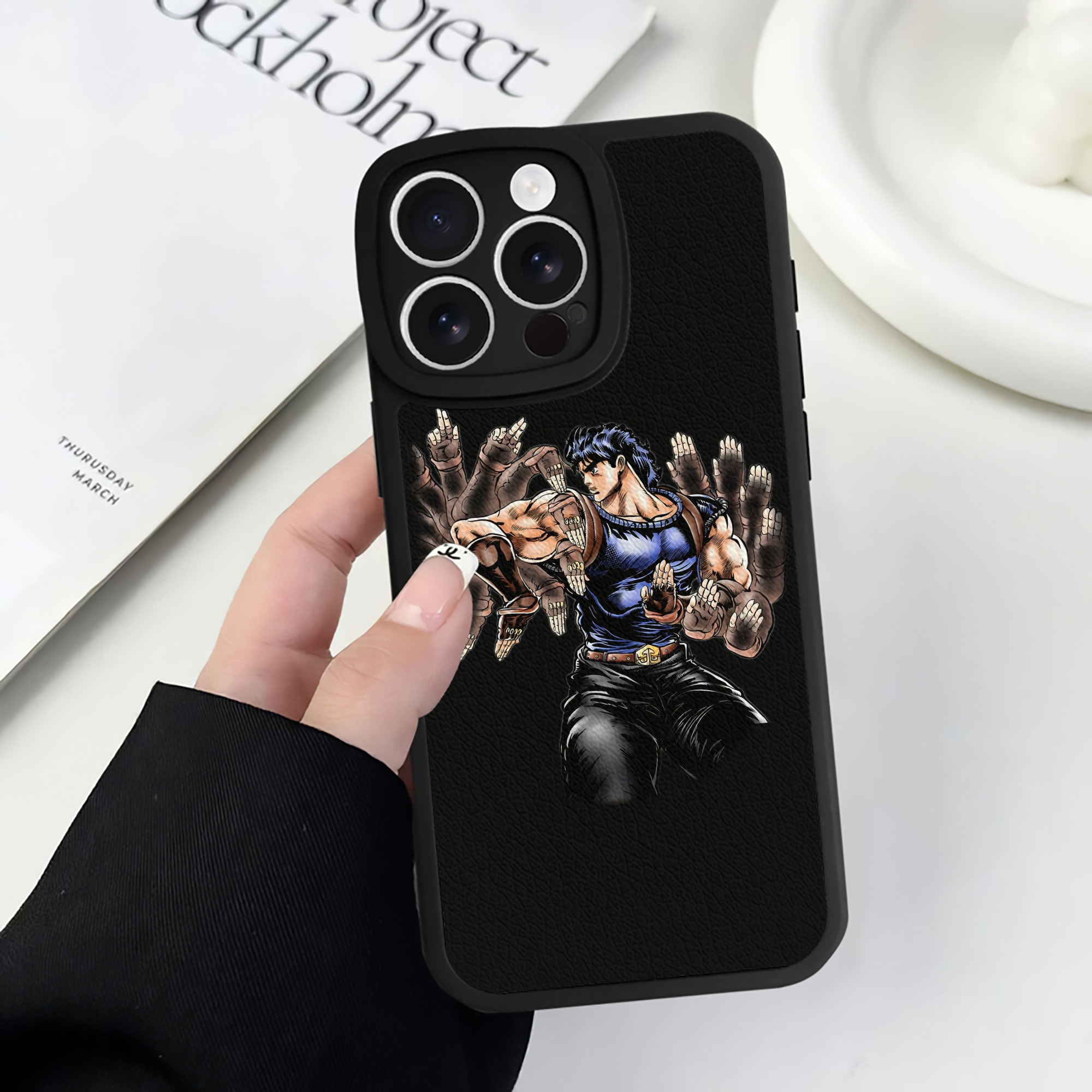 （画像用） ジョジョの奇妙な冒険 /ジョナサン?ジョースター JoJo's Bizarre Adventure Jonathan Joestar 【iPhone 16シリーズ対応】シリコンスマホケース（レザー調） 材質：シリコン
